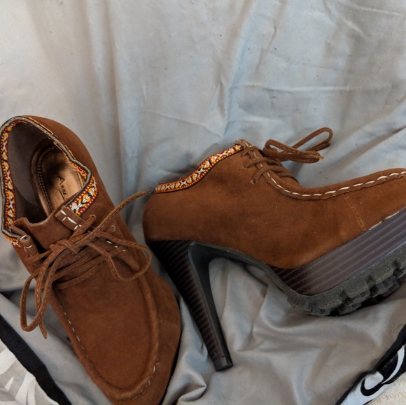 New shoes - Picture 3 of 3